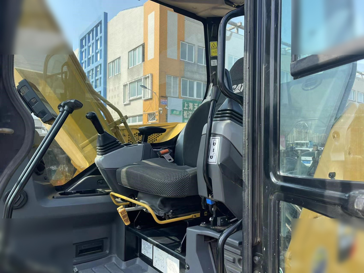 Crawler excavator CATERPILLAR 307.5: picture 10