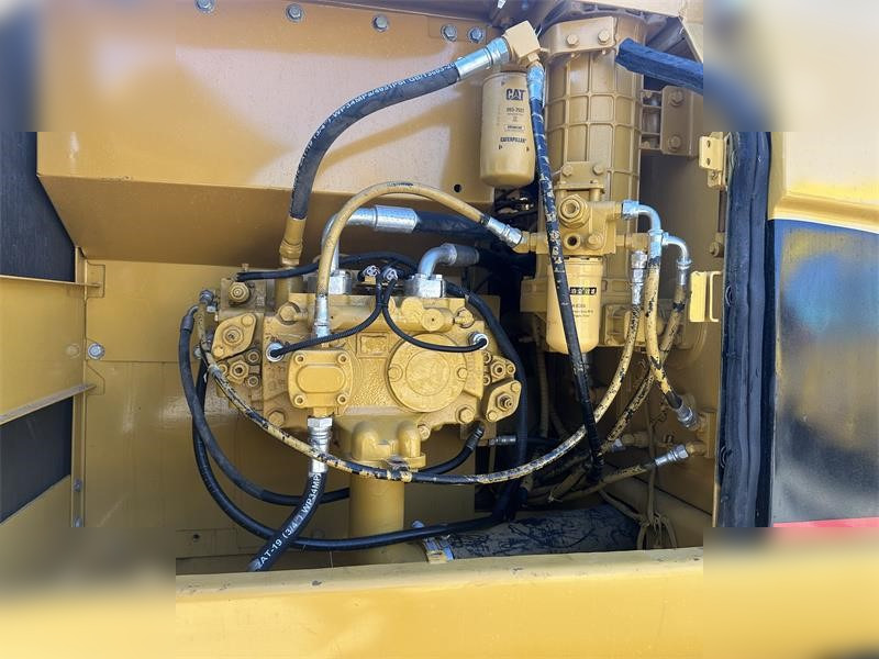 CATERPILLAR 320BL - Crawler excavator: picture 5 CATERPILLAR 320BL - Crawler excavator: picture 5