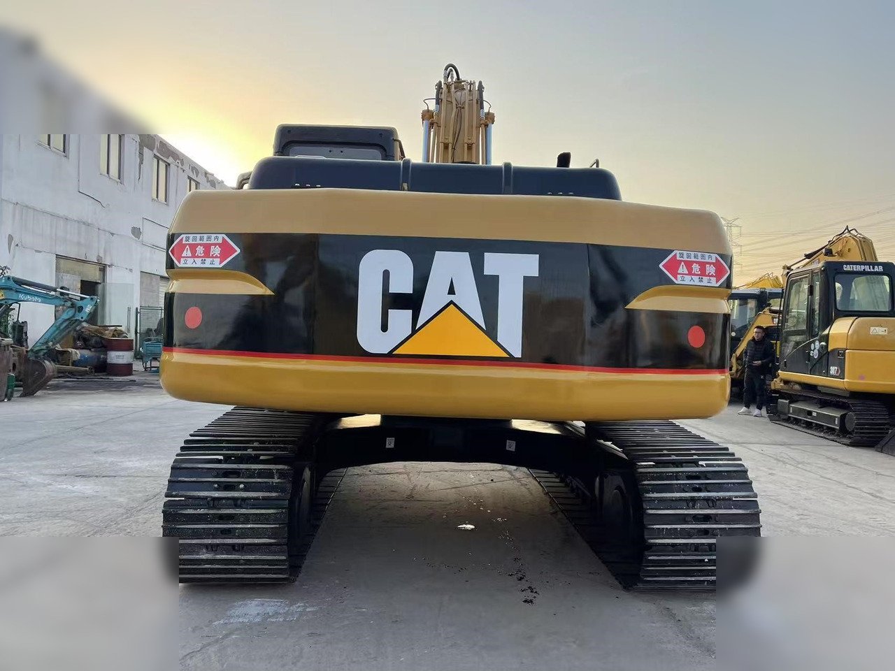 CATERPILLAR 320BL - Crawler excavator: picture 4 CATERPILLAR 320BL - Crawler excavator: picture 4