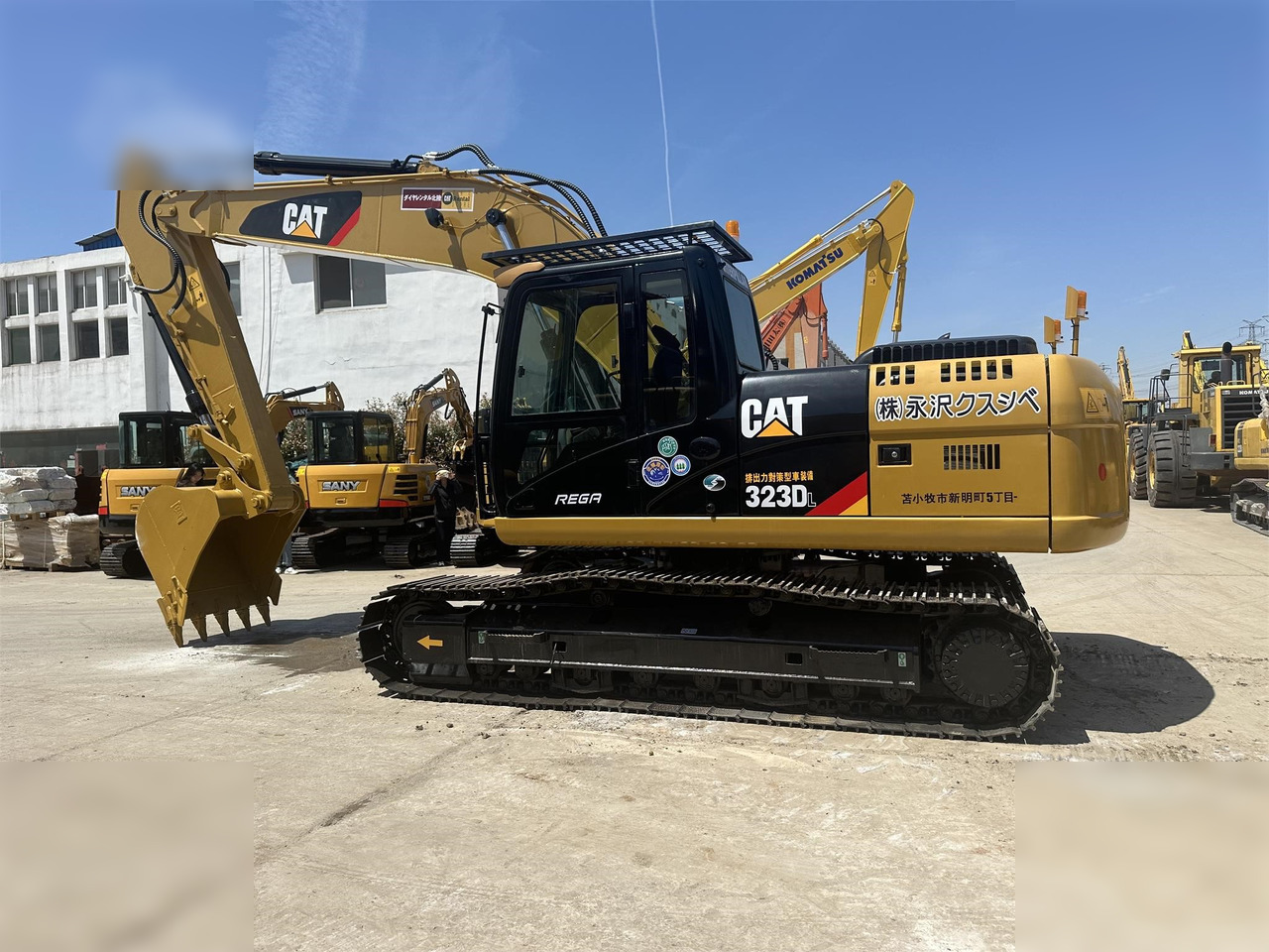 CATERPILLAR 323DL - Crawler excavator: picture 1 CATERPILLAR 323DL - Crawler excavator: picture 1