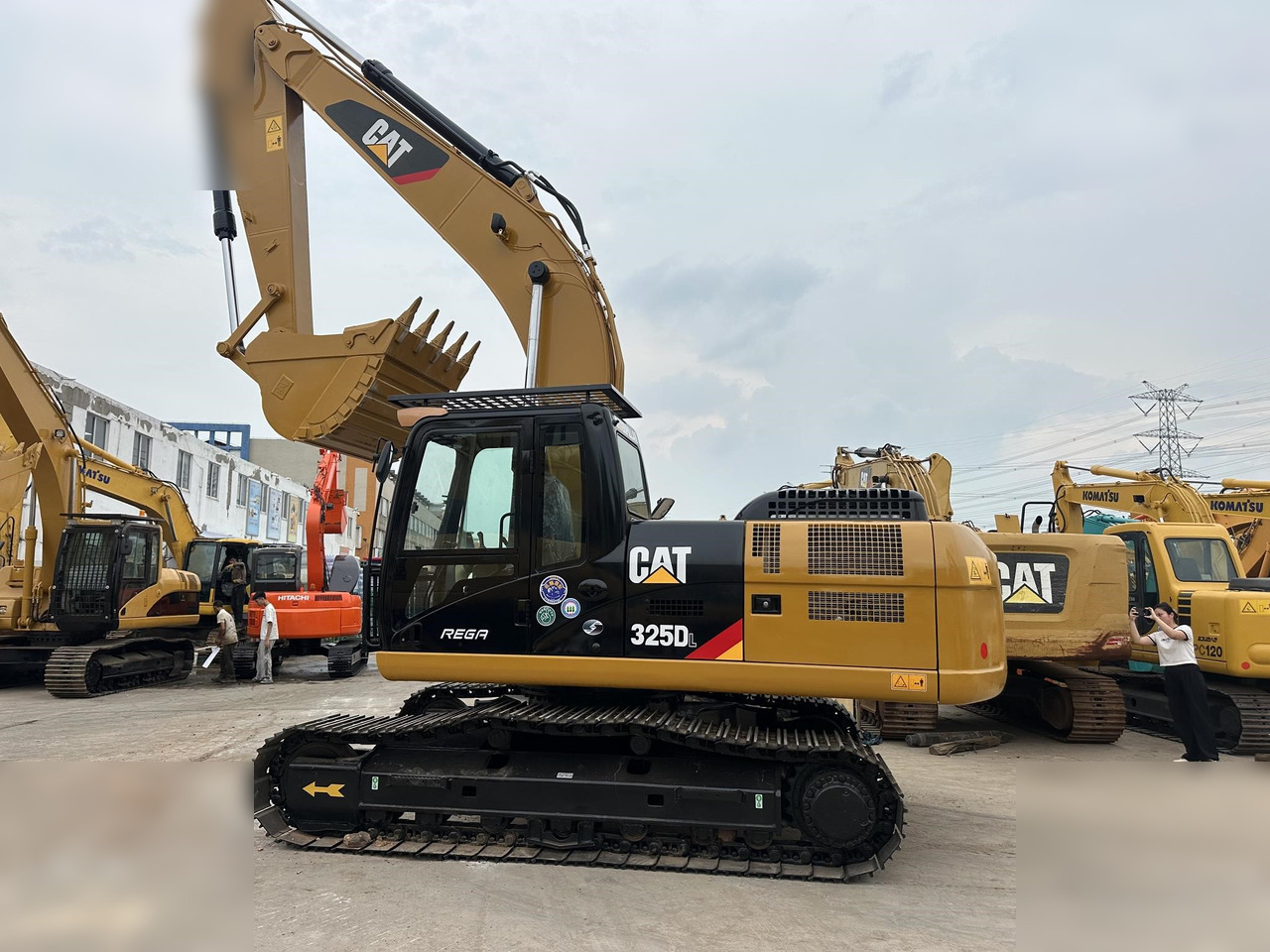 CATERPILLAR 325D - Crawler excavator: picture 1 CATERPILLAR 325D - Crawler excavator: picture 1