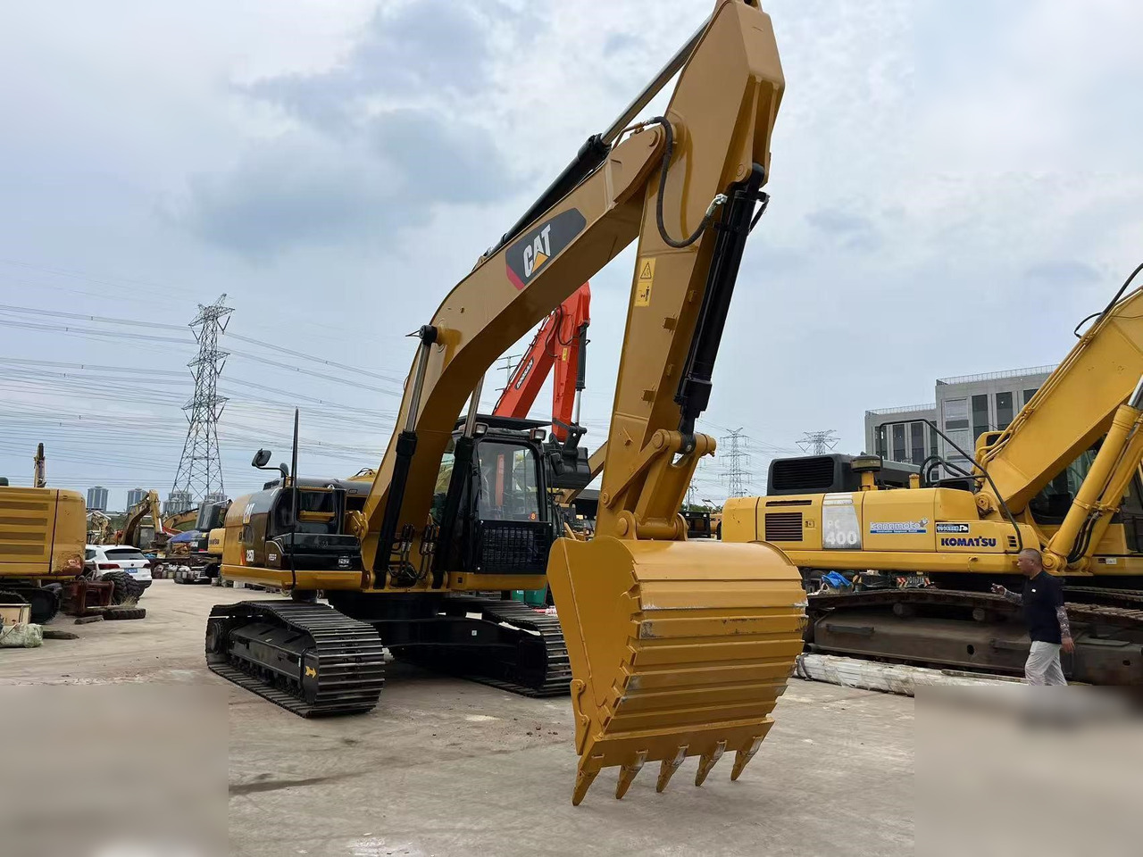 CATERPILLAR 325D - Crawler excavator: picture 2 CATERPILLAR 325D - Crawler excavator: picture 2