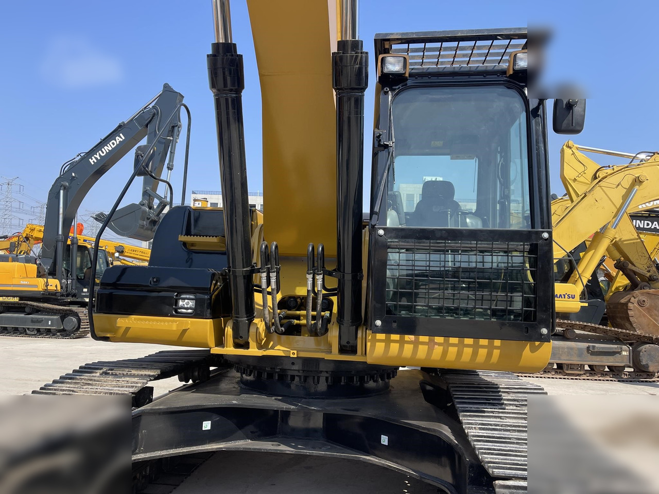 CATERPILLAR 330DL - Crawler excavator: picture 2 CATERPILLAR 330DL - Crawler excavator: picture 2