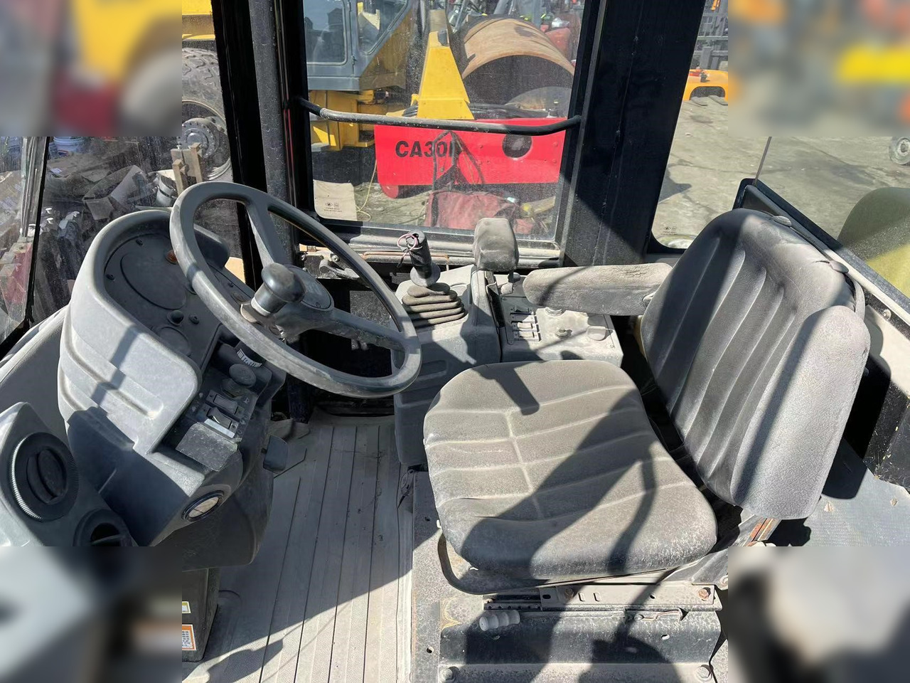 CATERPILLAR CS-583D - Compactor: picture 4 CATERPILLAR CS-583D - Compactor: picture 4