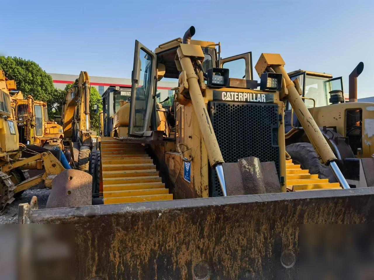 CATERPILLAR D6R LGP - Bulldozer: picture 4 CATERPILLAR D6R LGP - Bulldozer: picture 4