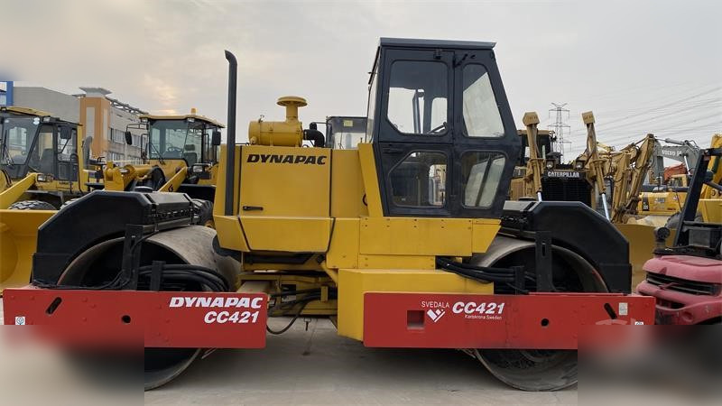 DYNAPAC CC421 - Road roller: picture 1 DYNAPAC CC421 - Road roller: picture 1