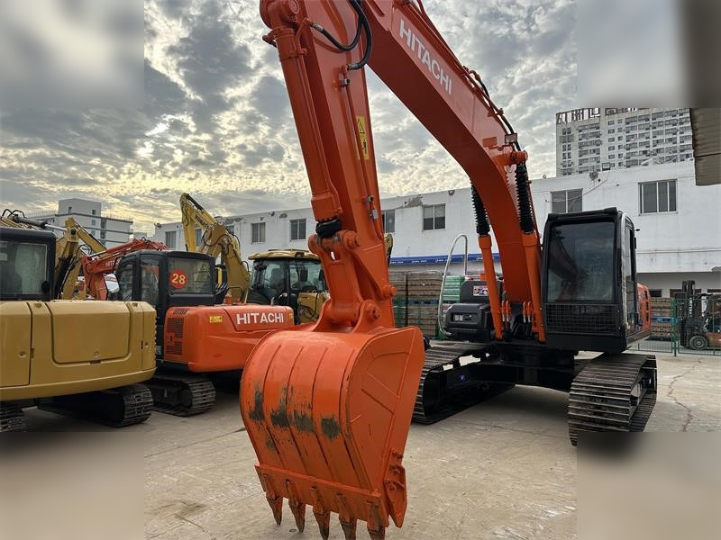 HITACHI ZX200 LC - Crawler excavator: picture 2 HITACHI ZX200 LC - Crawler excavator: picture 2