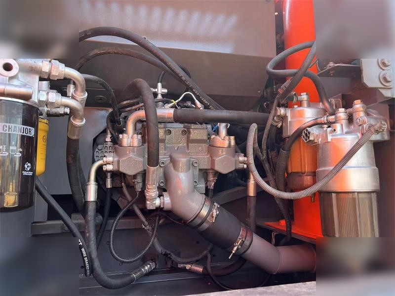 HITACHI ZX240-3 - Crawler excavator: picture 5 HITACHI ZX240-3 - Crawler excavator: picture 5