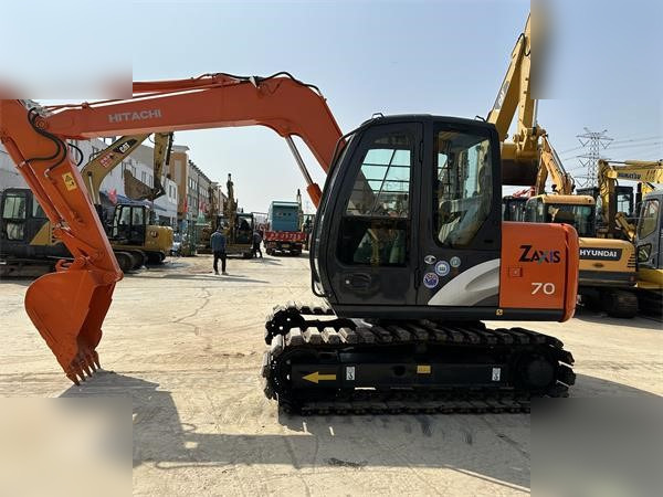 HITACHI ZX70 - Crawler excavator: picture 1 HITACHI ZX70 - Crawler excavator: picture 1