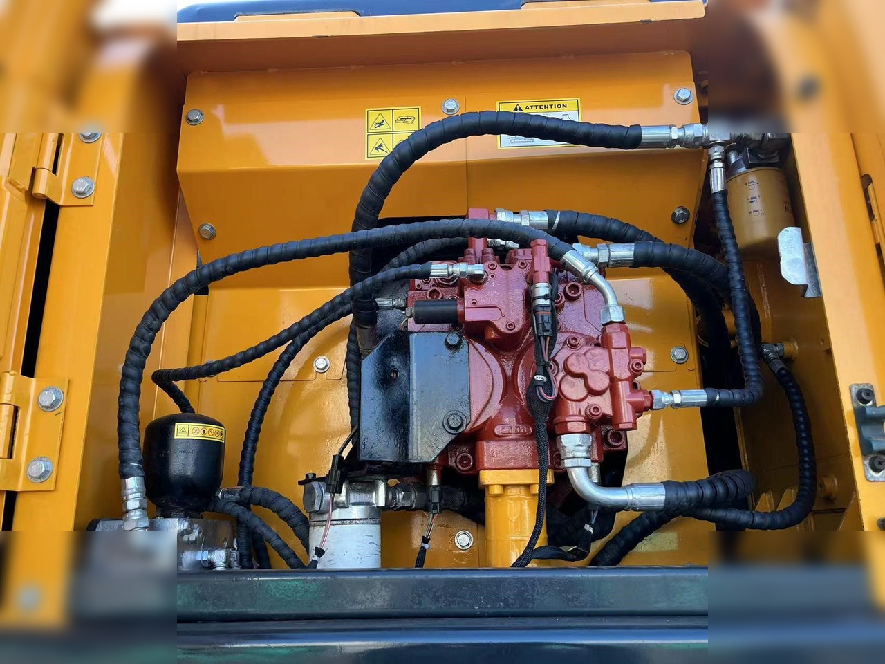 Wheel excavator HYUNDAI ROBEX 210W-9: picture 6