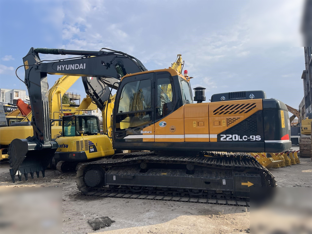 HYUNDAI ROBEX 220 LC-9S - Crawler excavator: picture 1 HYUNDAI ROBEX 220 LC-9S - Crawler excavator: picture 1