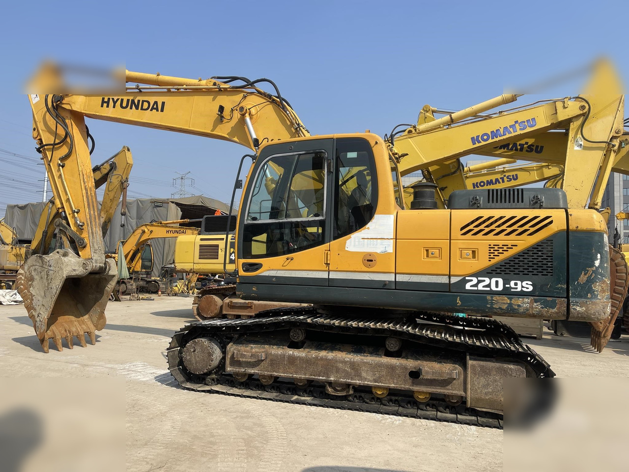 HYUNDAI ROBEX 220 LC-9S - Crawler excavator: picture 1 HYUNDAI ROBEX 220 LC-9S - Crawler excavator: picture 1