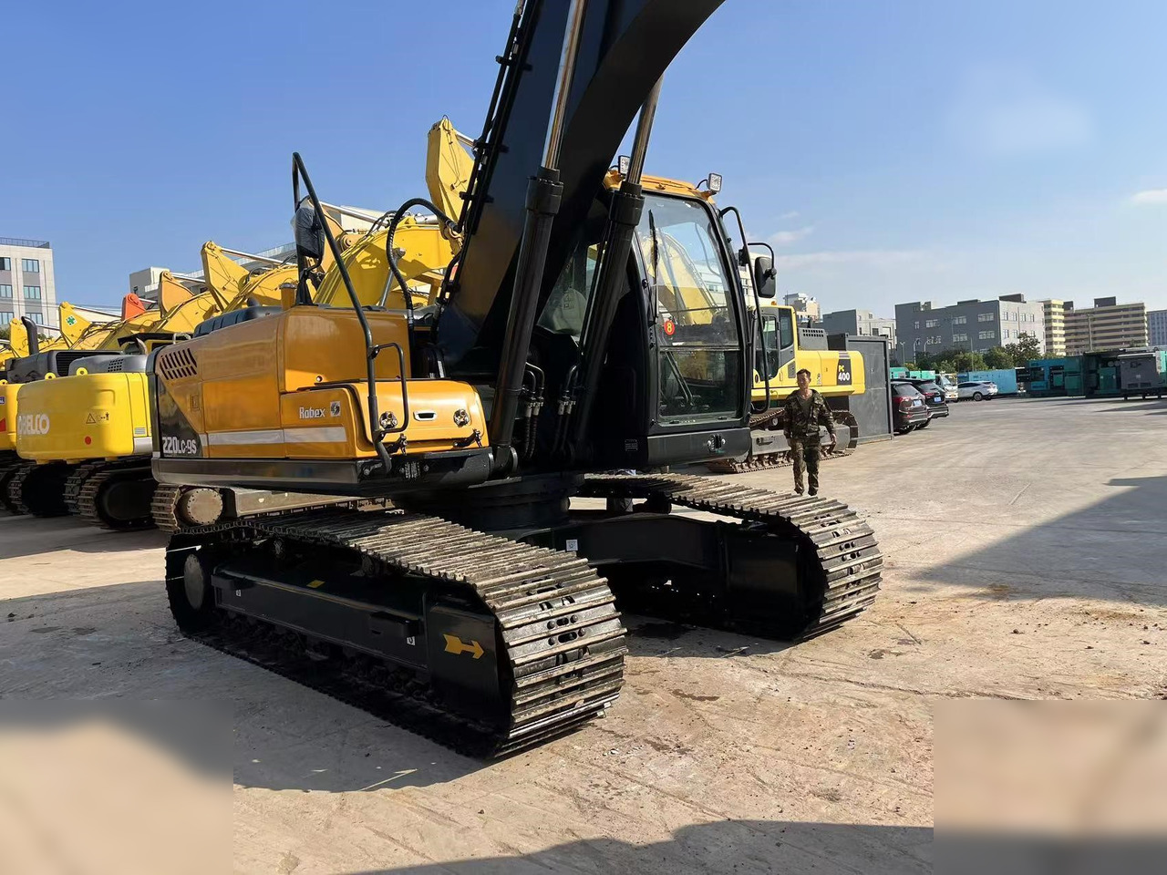 HYUNDAI ROBEX 220 LC-9S - Crawler excavator: picture 5 HYUNDAI ROBEX 220 LC-9S - Crawler excavator: picture 5
