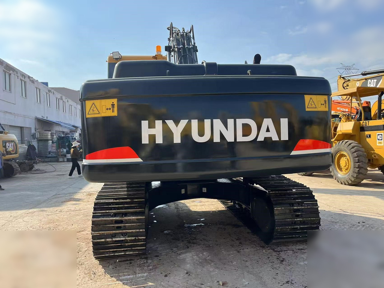 HYUNDAI ROBEX 220 LC-9S - Crawler excavator: picture 3 HYUNDAI ROBEX 220 LC-9S - Crawler excavator: picture 3