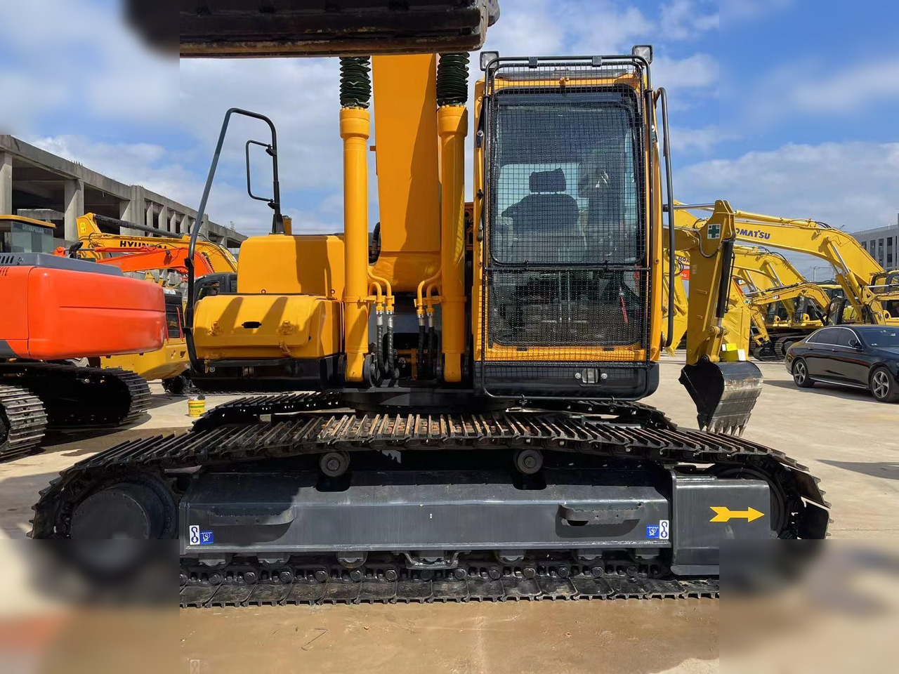 HYUNDAI ROBEX 220 LC-9S - Crawler excavator: picture 5 HYUNDAI ROBEX 220 LC-9S - Crawler excavator: picture 5