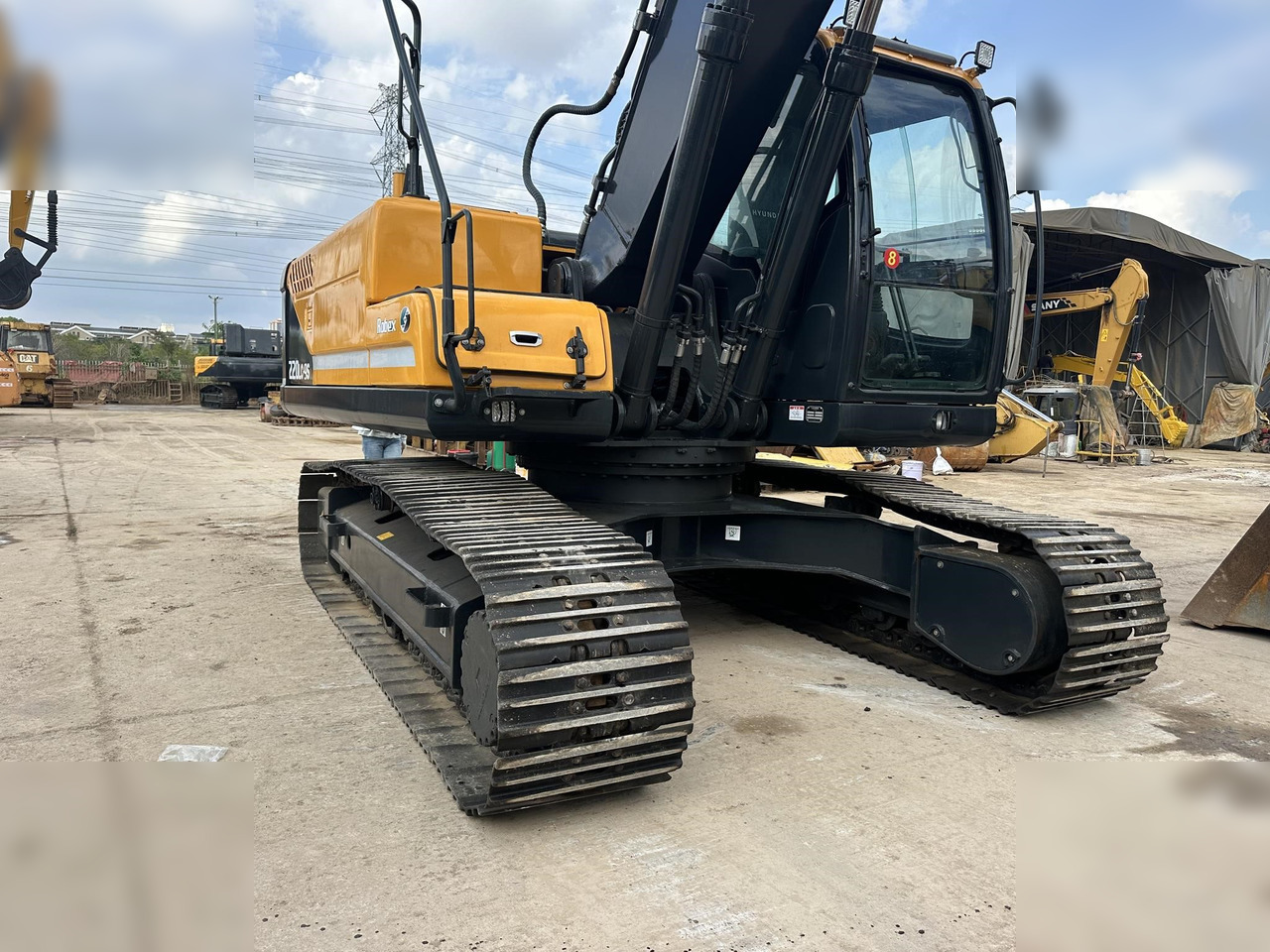 HYUNDAI ROBEX 220 LC-9S - Crawler excavator: picture 3 HYUNDAI ROBEX 220 LC-9S - Crawler excavator: picture 3