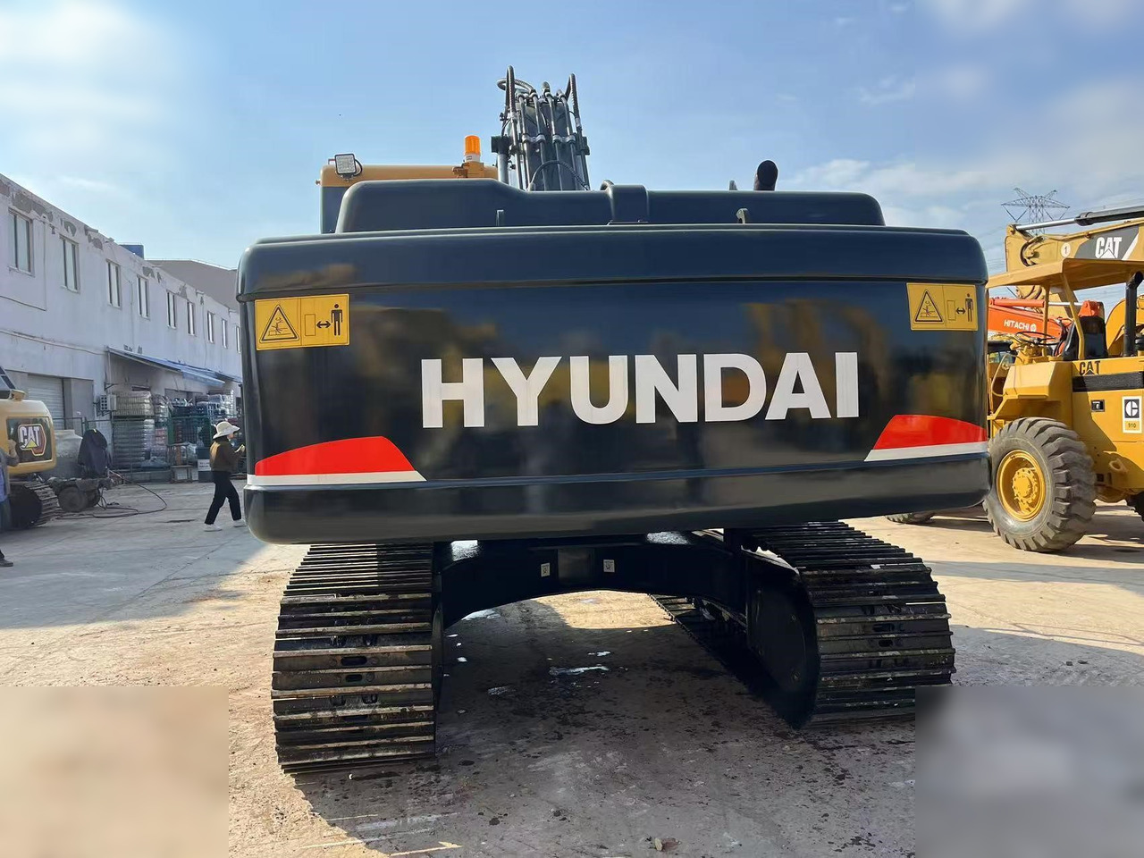 HYUNDAI ROBEX 220 LC-9S - Crawler excavator: picture 3 HYUNDAI ROBEX 220 LC-9S - Crawler excavator: picture 3