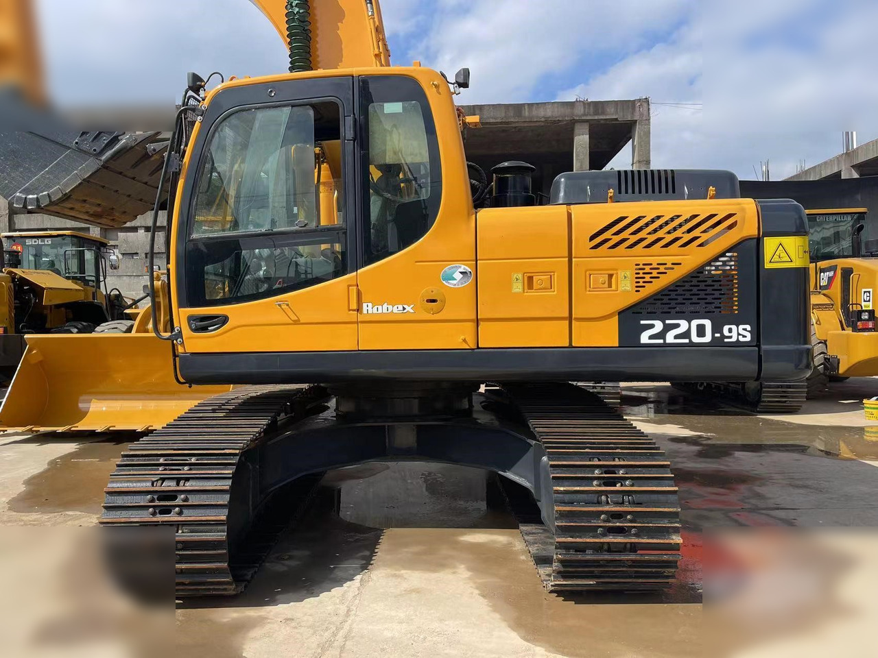 HYUNDAI ROBEX 220 LC-9S - Crawler excavator: picture 4 HYUNDAI ROBEX 220 LC-9S - Crawler excavator: picture 4