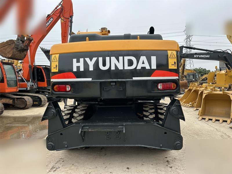 HYUNDAI ROBEX 220 LC-9S - Crawler excavator: picture 4 HYUNDAI ROBEX 220 LC-9S - Crawler excavator: picture 4