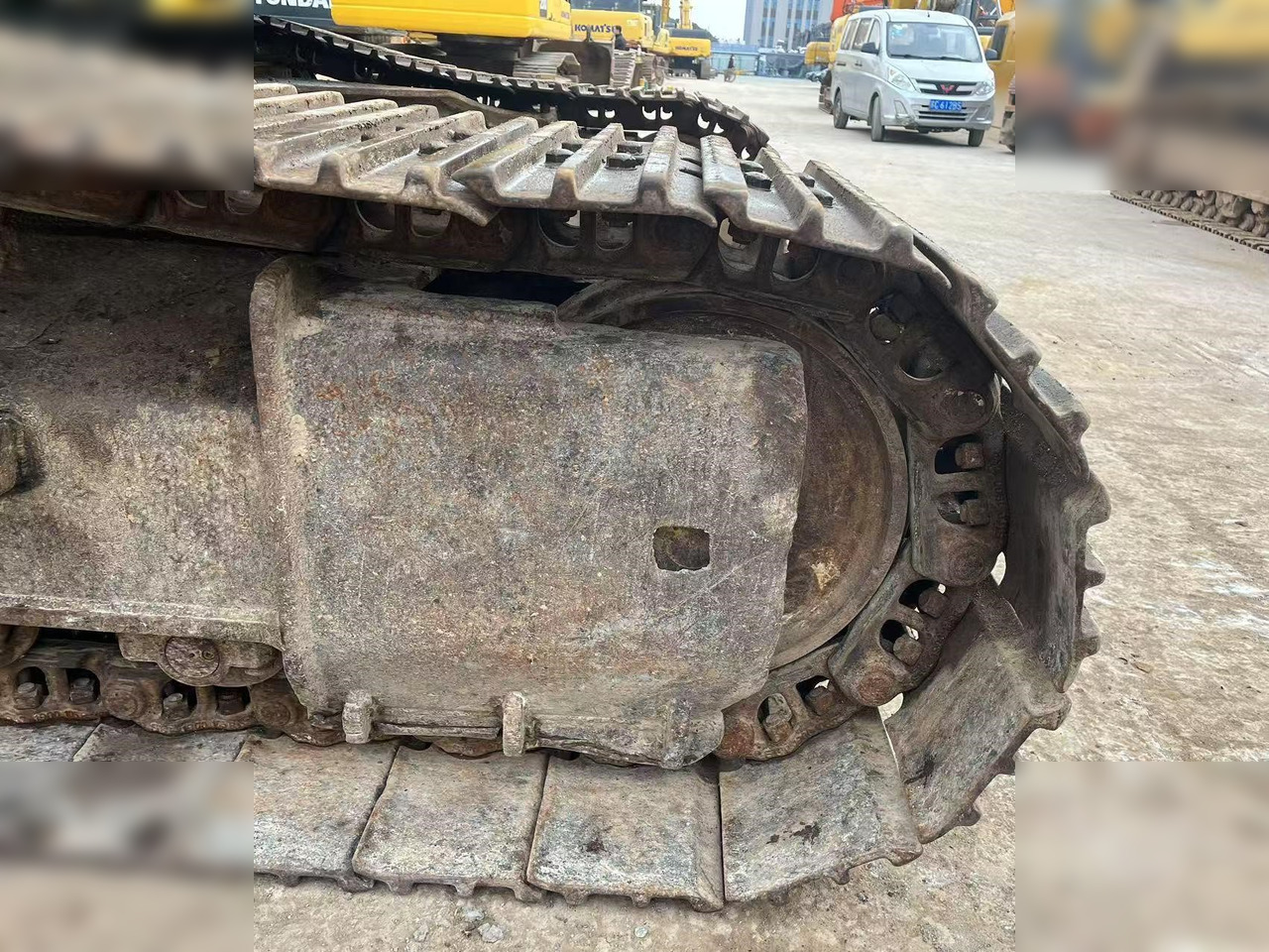 Crawler excavator HYUNDAI ROBEX 220 LC-9S: picture 6