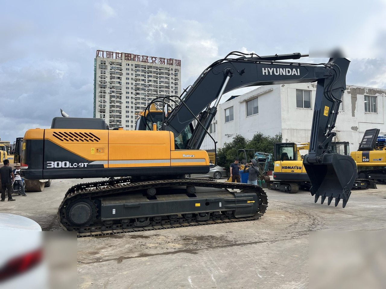 HYUNDAI ROBEX 300 LC-9 - Crawler excavator: picture 2 HYUNDAI ROBEX 300 LC-9 - Crawler excavator: picture 2