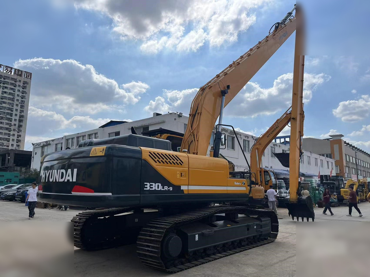 HYUNDAI ROBEX 330 LC-9S - Crawler excavator: picture 2 HYUNDAI ROBEX 330 LC-9S - Crawler excavator: picture 2