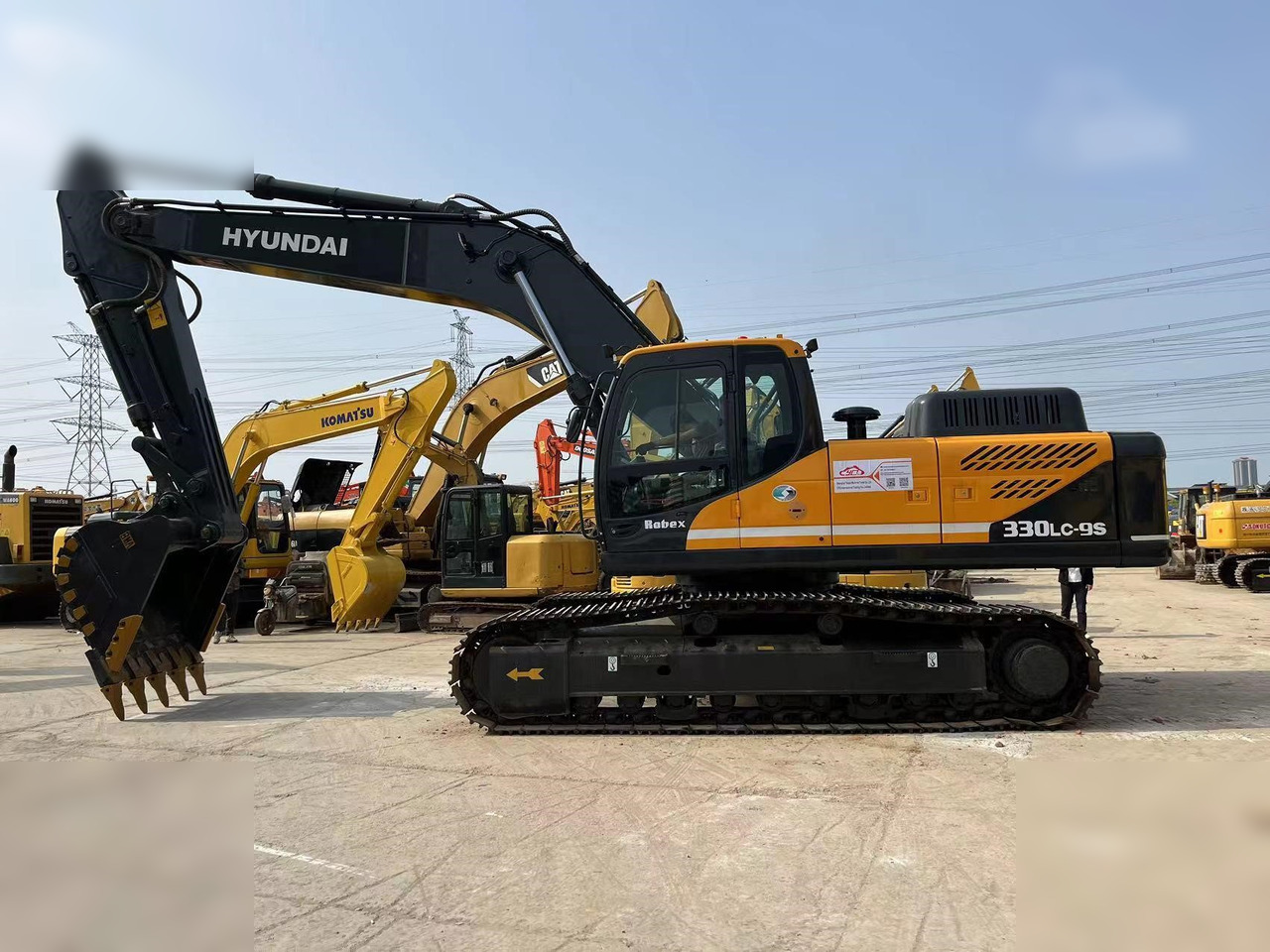 Crawler excavator HYUNDAI ROBEX 330 LC-9S: picture 1