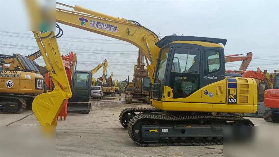 KOMATSU PC130-7 - Crawler excavator: picture 4 KOMATSU PC130-7 - Crawler excavator: picture 4
