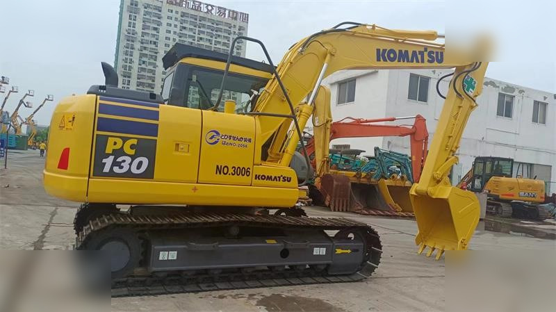 KOMATSU PC130-7 - Crawler excavator: picture 2 KOMATSU PC130-7 - Crawler excavator: picture 2