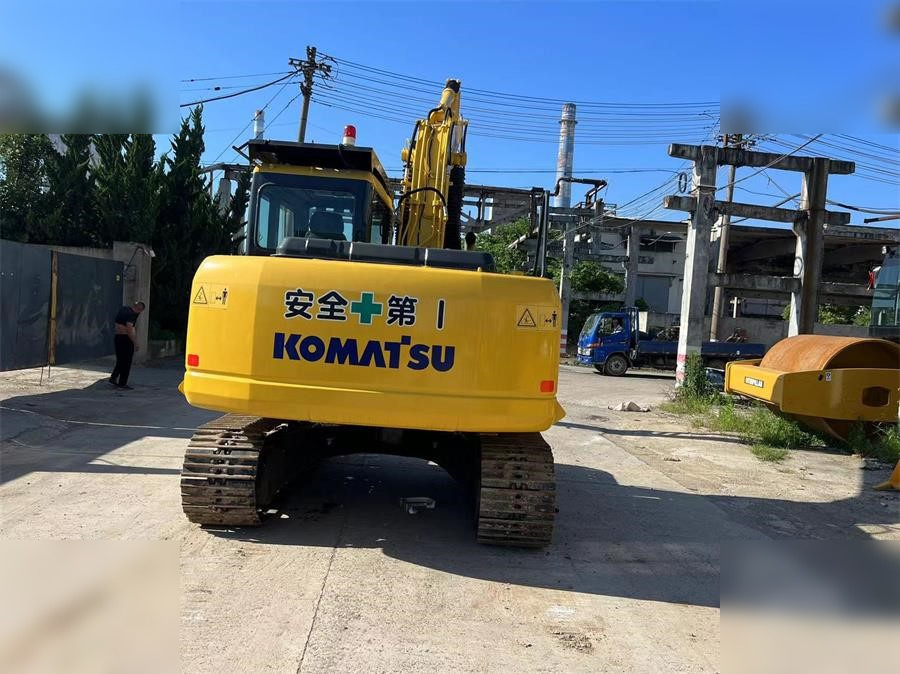 KOMATSU PC130-7 - Crawler excavator: picture 3 KOMATSU PC130-7 - Crawler excavator: picture 3