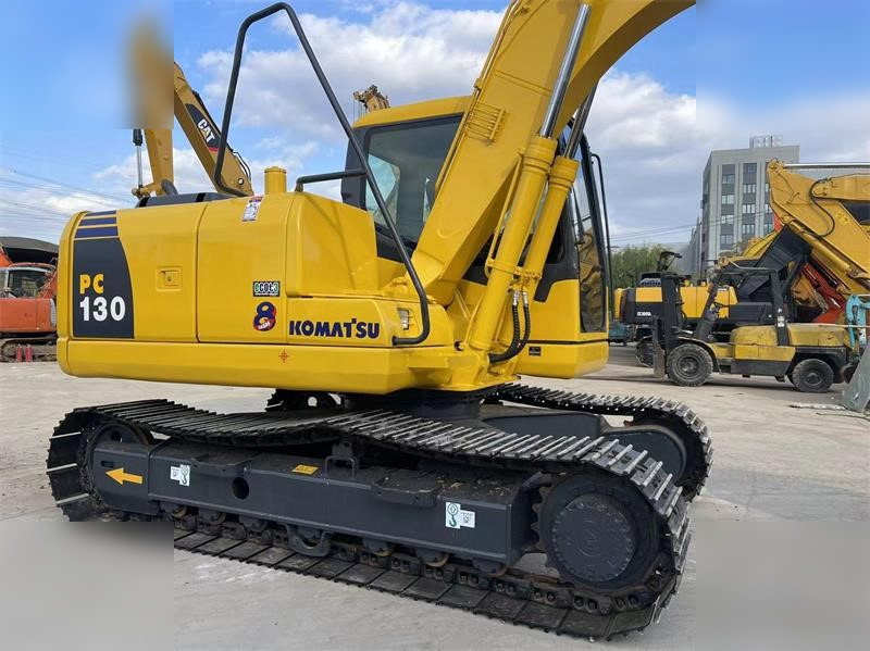 KOMATSU PC130-7 - Crawler excavator: picture 4 KOMATSU PC130-7 - Crawler excavator: picture 4