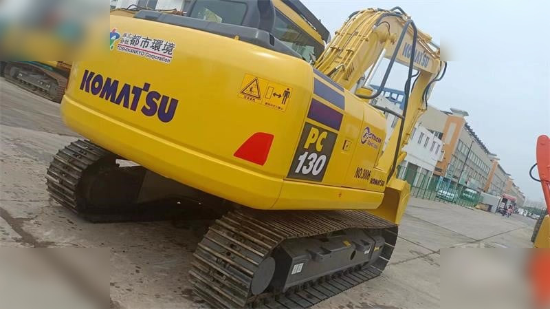 KOMATSU PC130-7 - Crawler excavator: picture 3 KOMATSU PC130-7 - Crawler excavator: picture 3