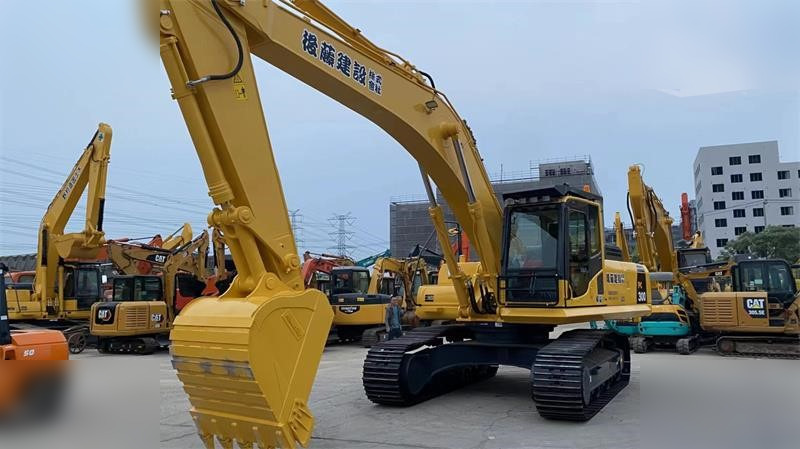 KOMATSU PC300-8M0 - Crawler excavator: picture 3 KOMATSU PC300-8M0 - Crawler excavator: picture 3