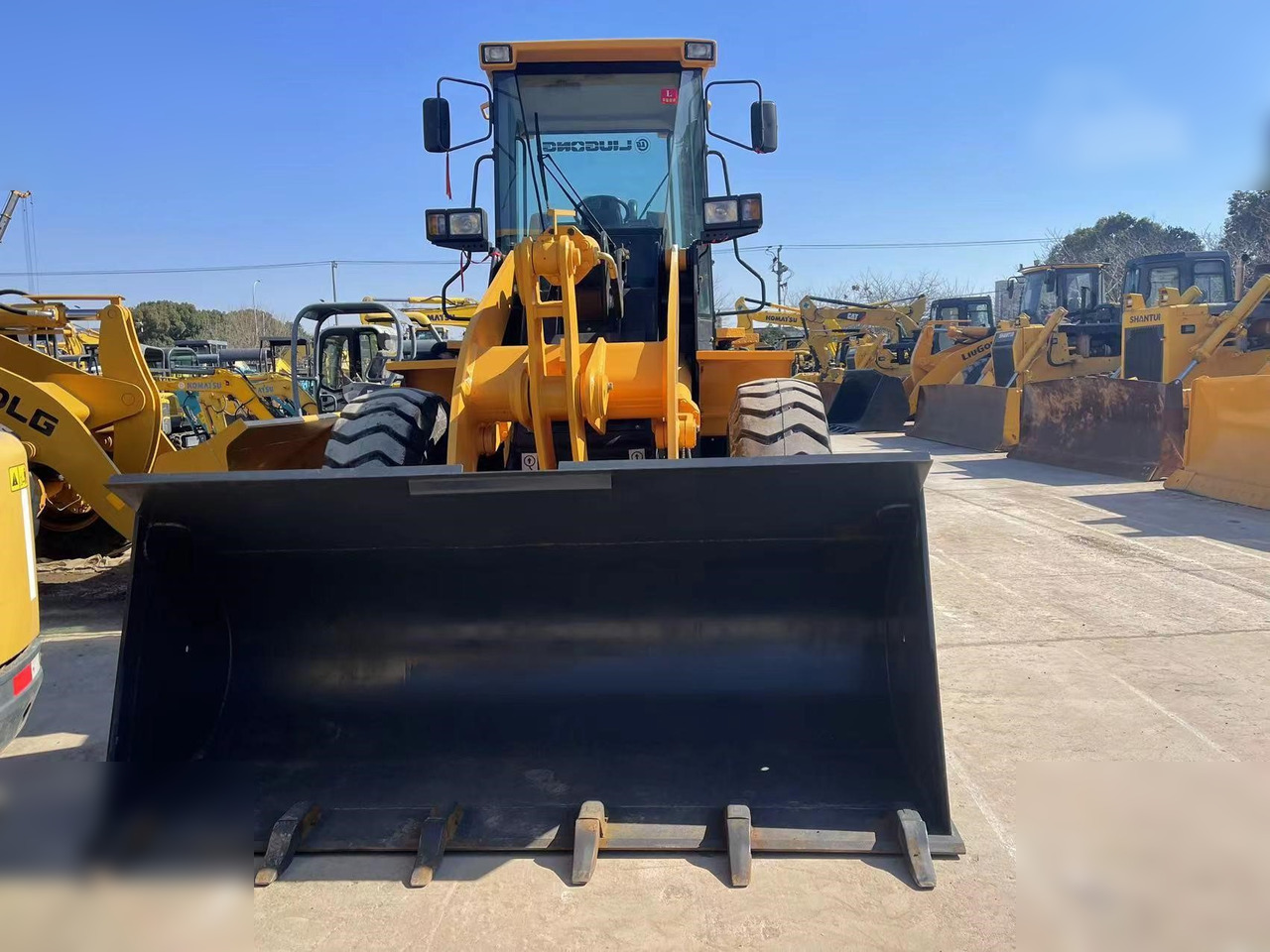 LIUGONG CLG835H - Wheel loader: picture 2 LIUGONG CLG835H - Wheel loader: picture 2