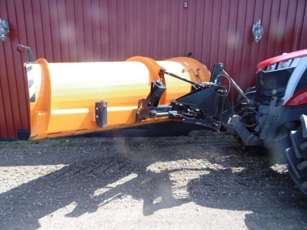 Massey Ferguson 7 S - Farm tractor: picture 2 Massey Ferguson 7 S - Farm tractor: picture 2