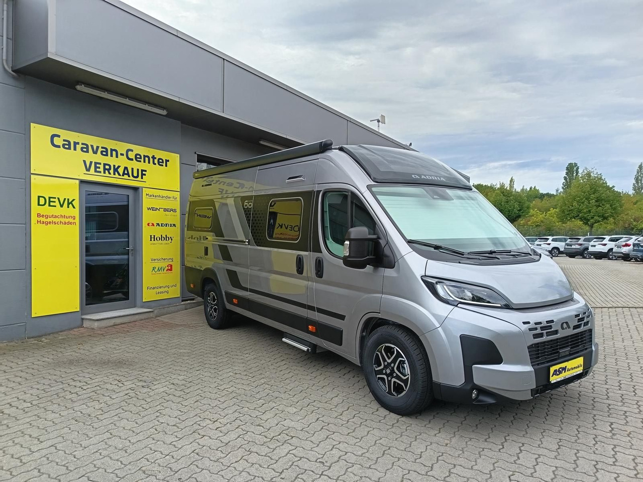 Adria Twin "60Y" 640 SGX 3,5 MAXI*JUBILEE*MARKISE*LED* - Campervan: picture 3 Adria Twin "60Y" 640 SGX 3,5 MAXI*JUBILEE*MARKISE*LED* - Campervan: picture 3