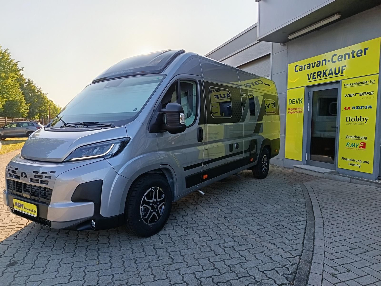 Adria Twin "60Y" 640 SLB*180 PS*4,25t MAXI*COMBI D 6E* - Campervan: picture 4 Adria Twin "60Y" 640 SLB*180 PS*4,25t MAXI*COMBI D 6E* - Campervan: picture 4