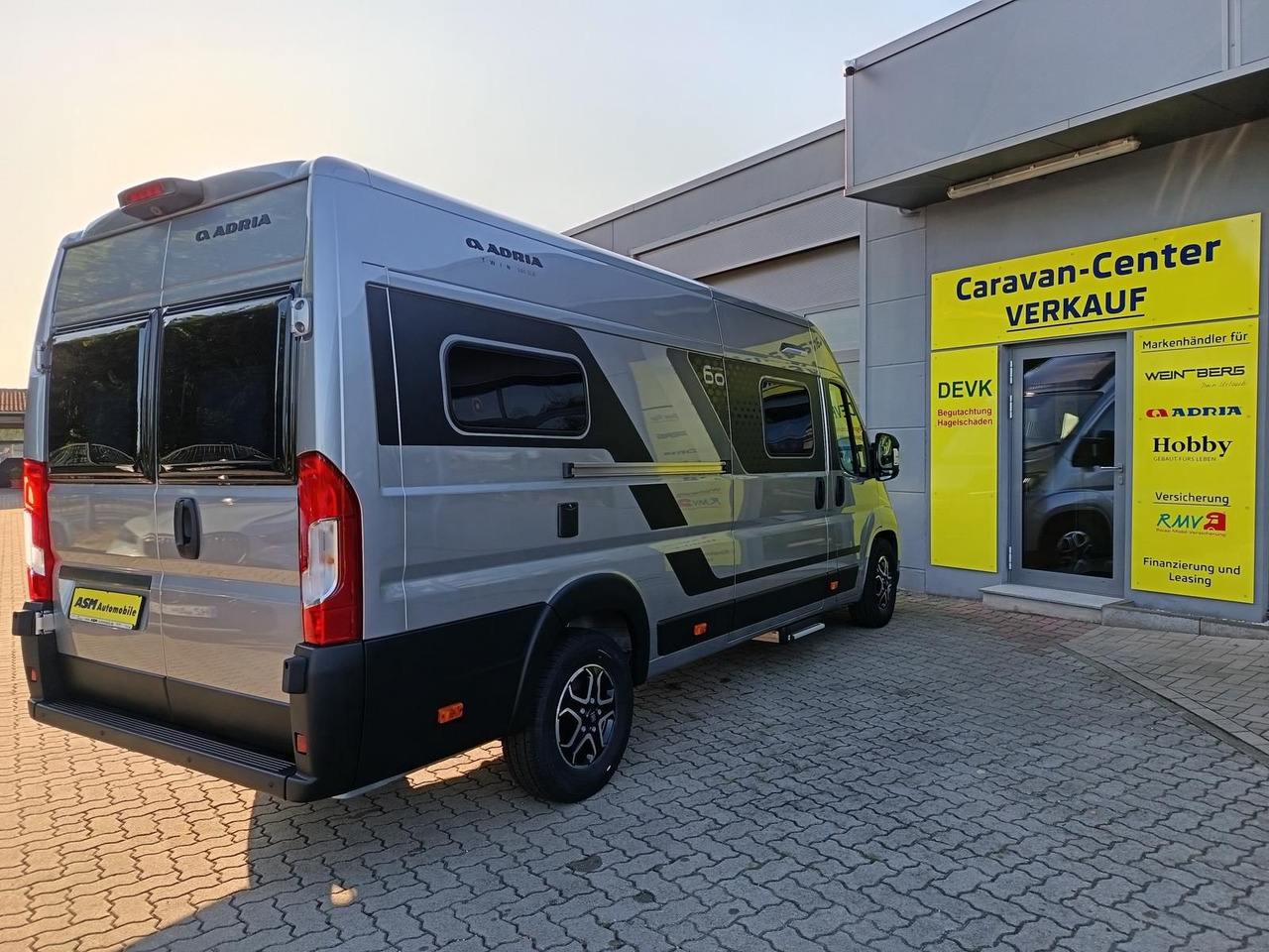 Adria Twin "60Y" 640 SLB*180 PS*4,25t MAXI*COMBI D 6E* - Campervan: picture 5 Adria Twin "60Y" 640 SLB*180 PS*4,25t MAXI*COMBI D 6E* - Campervan: picture 5