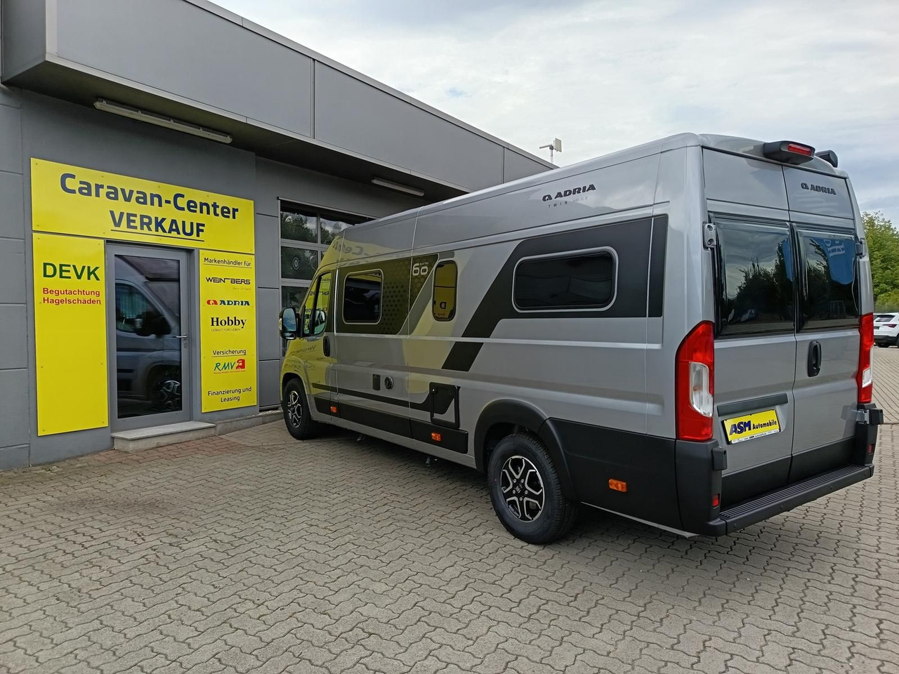 Adria Twin "60Y" 640 SLB 4,25MAXI*JUBILEE*MARKISE*LED - Campervan: picture 5 Adria Twin "60Y" 640 SLB 4,25MAXI*JUBILEE*MARKISE*LED - Campervan: picture 5