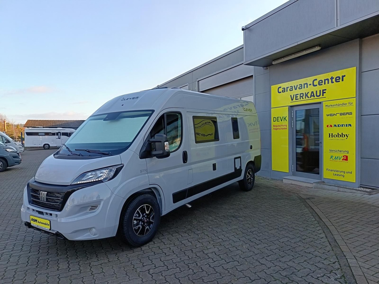 Clever Celebration 600 MJ24*AHK*MARKISE*ACC*R-KAM*RADIO - Campervan: picture 4 Clever Celebration 600 MJ24*AHK*MARKISE*ACC*R-KAM*RADIO - Campervan: picture 4