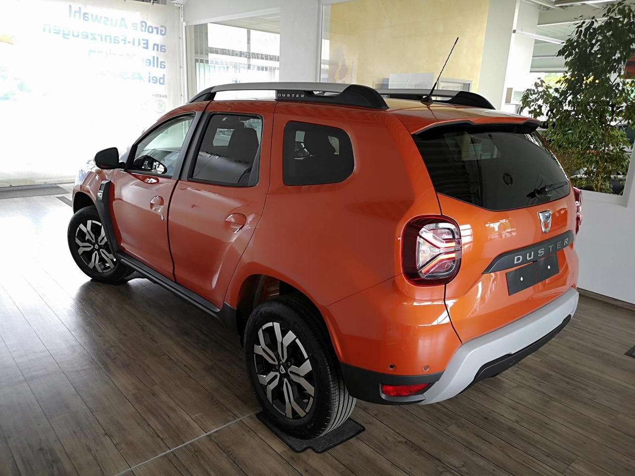 Dacia Duster Prestige Tce 130*KLIMA*SHZ*R-KAM*DAB*NAVI - SUV: picture 4 Dacia Duster Prestige Tce 130*KLIMA*SHZ*R-KAM*DAB*NAVI - SUV: picture 4