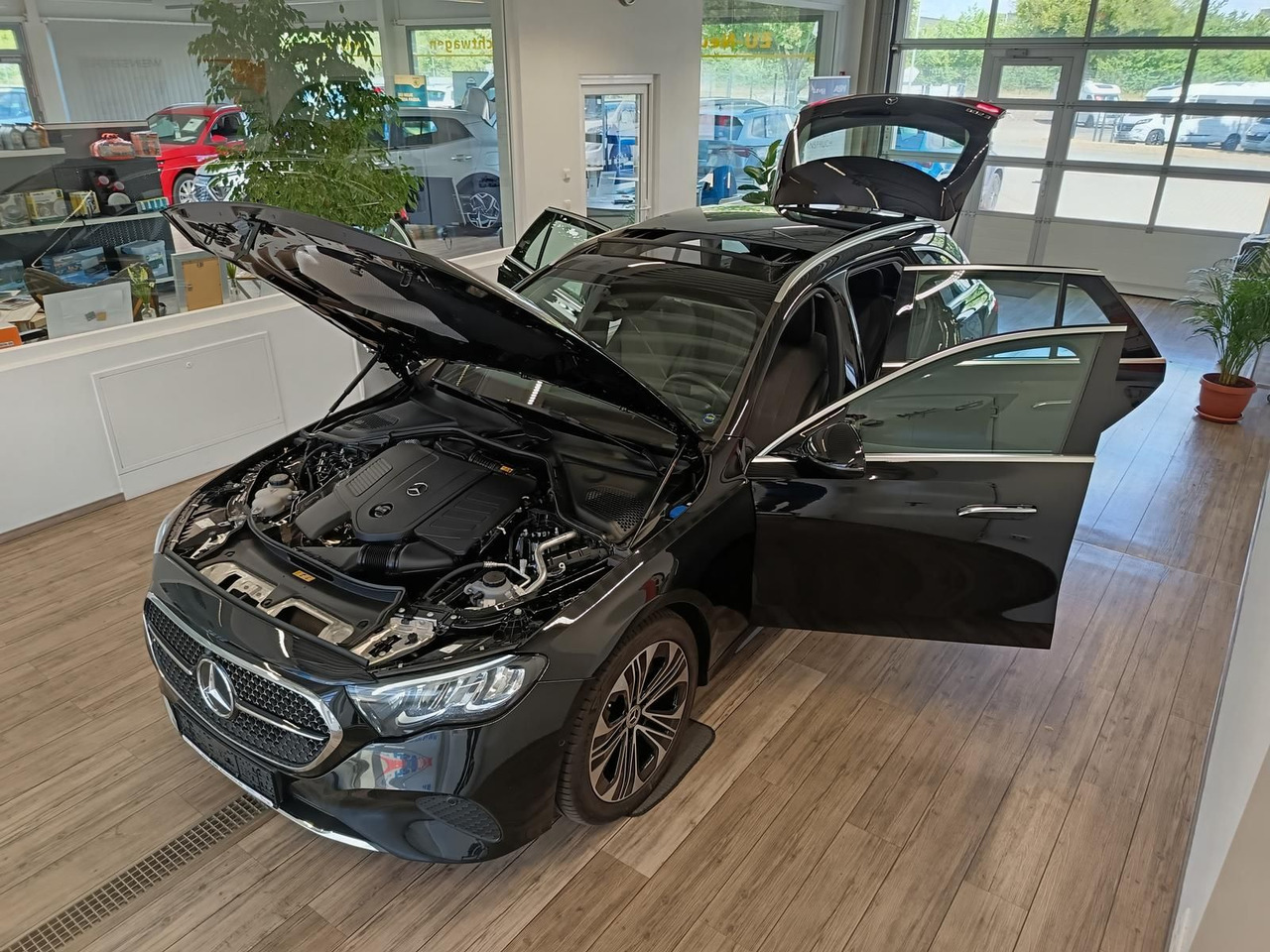 Mercedes-Benz E 200 Avantgarde Advanced*PSD*LED*NAVI*ACC* - Estate car: picture 2 Mercedes-Benz E 200 Avantgarde Advanced*PSD*LED*NAVI*ACC* - Estate car: picture 2