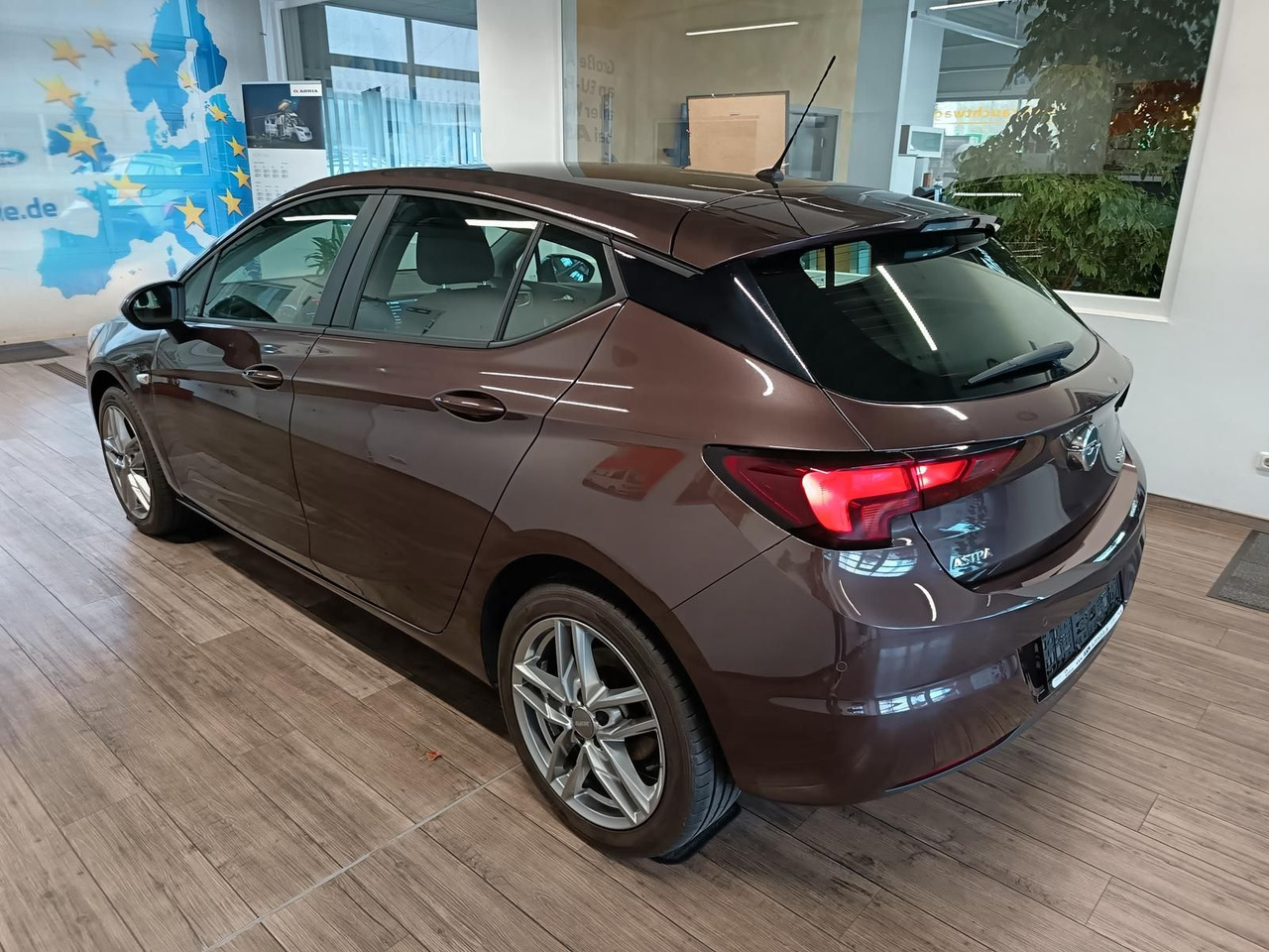 Opel Astra K Lim. 1,0 TURBO 77 kW*TEMP*KLIMA*PDC*SHZ* - Saloon car: picture 4 Opel Astra K Lim. 1,0 TURBO 77 kW*TEMP*KLIMA*PDC*SHZ* - Saloon car: picture 4