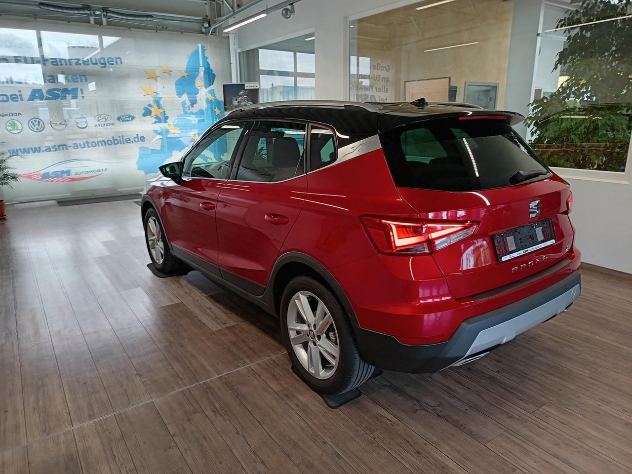Seat Arona 1,5TSI FR*AHK*NAVI*ACC*LED*BEATS*R-KAM*DAB - SUV: picture 4 Seat Arona 1,5TSI FR*AHK*NAVI*ACC*LED*BEATS*R-KAM*DAB - SUV: picture 4