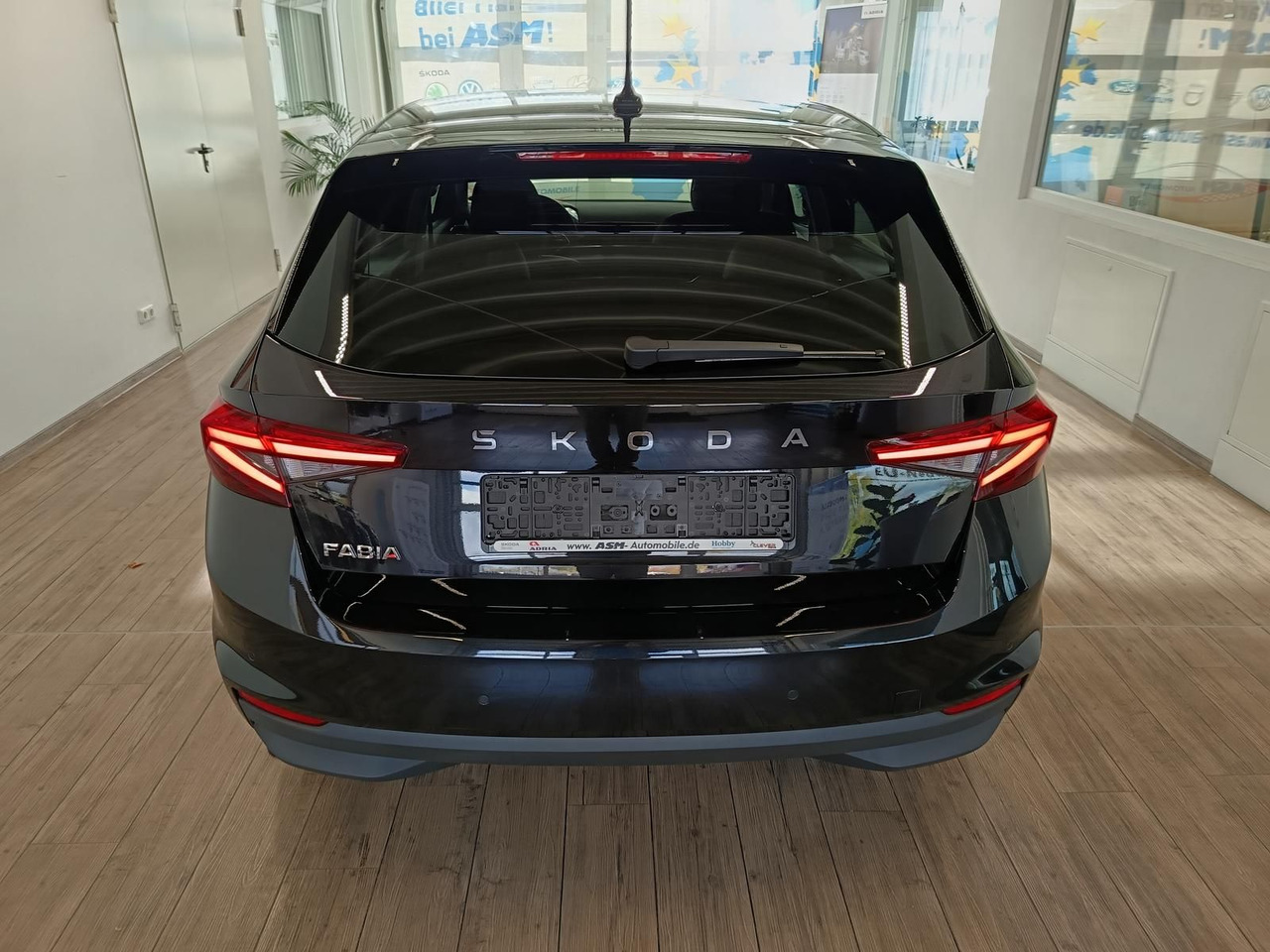 Skoda Fabia 130 Jahre 1,0TSI DSG*AHK-VORBER.*LED*R-KAM - Saloon car: picture 5 Skoda Fabia 130 Jahre 1,0TSI DSG*AHK-VORBER.*LED*R-KAM - Saloon car: picture 5