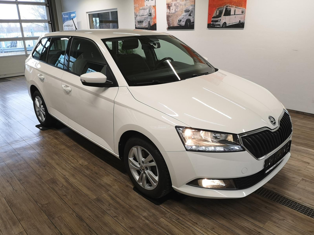 Skoda Fabia Combi Ambition 1.0TSI 81kW+R-KAM+PDC+KLIMA - Estate car: picture 2 Skoda Fabia Combi Ambition 1.0TSI 81kW+R-KAM+PDC+KLIMA - Estate car: picture 2