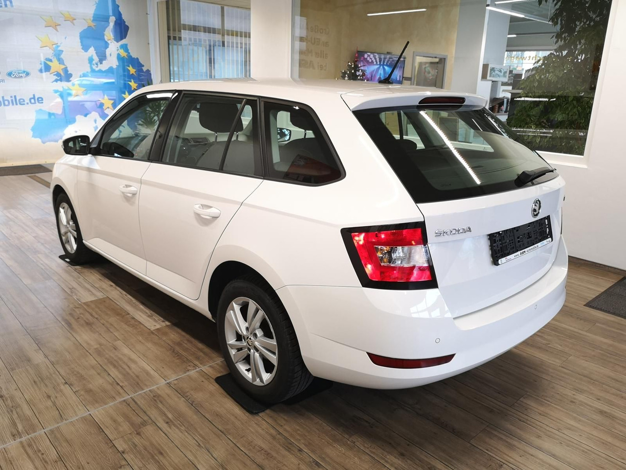 Skoda Fabia Combi Ambition 1.0TSI 81kW+R-KAM+PDC+KLIMA - Estate car: picture 3 Skoda Fabia Combi Ambition 1.0TSI 81kW+R-KAM+PDC+KLIMA - Estate car: picture 3