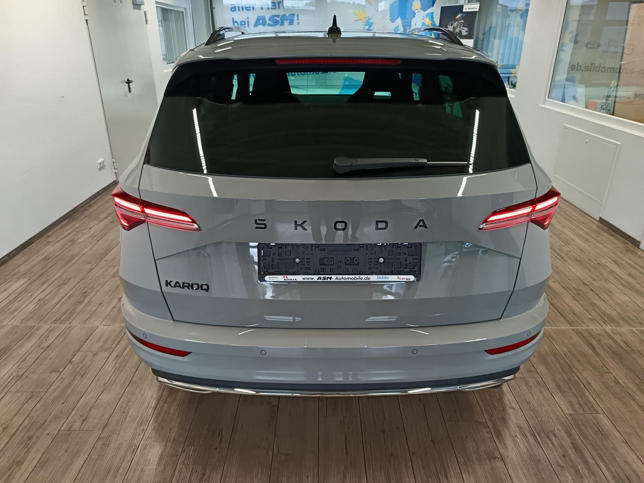 Skoda Karoq Sportline 1,5 TSI DSG*AHK*PSD*STD.HZG*NAVI - SUV: picture 5 Skoda Karoq Sportline 1,5 TSI DSG*AHK*PSD*STD.HZG*NAVI - SUV: picture 5