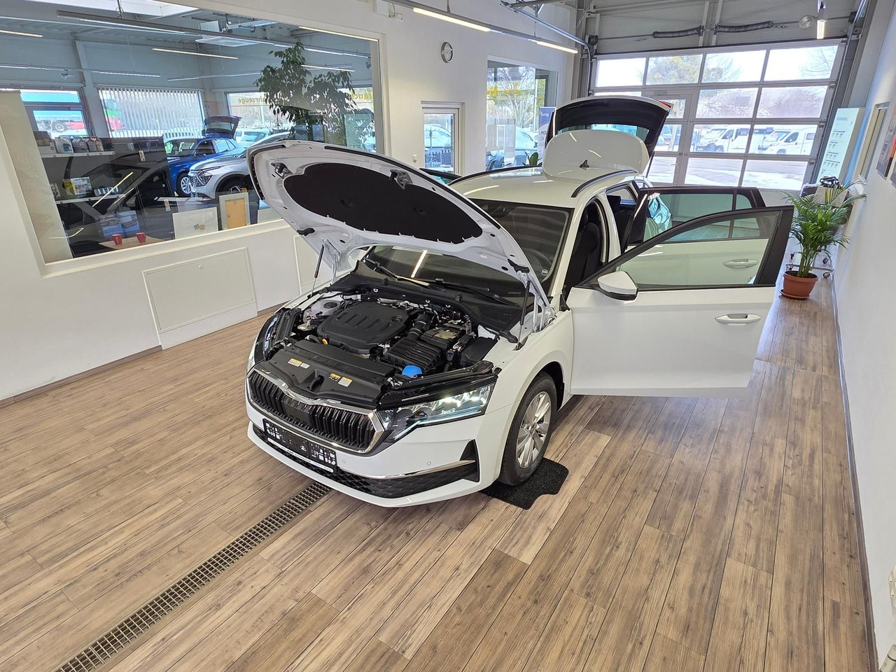 Skoda Octavia Combi Selection DSG*LED*ACC*WINTERPAKET* - Estate car: picture 2 Skoda Octavia Combi Selection DSG*LED*ACC*WINTERPAKET* - Estate car: picture 2