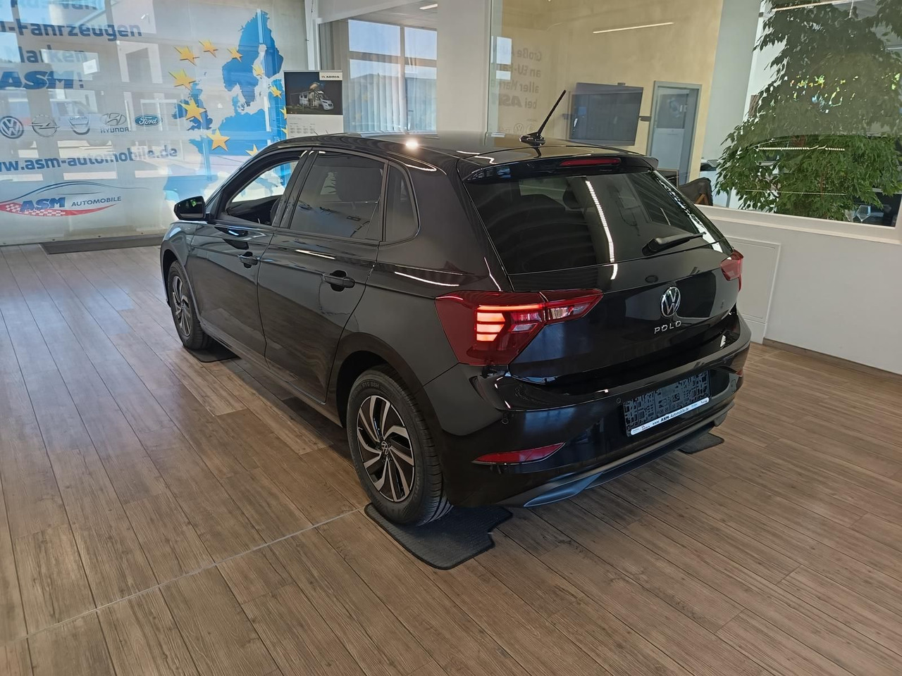 Volkswagen Polo Life 1.0 TSI 70kW DSG*LED*ACC*R-KAM*DAB*PDC - Car: picture 4 Volkswagen Polo Life 1.0 TSI 70kW DSG*LED*ACC*R-KAM*DAB*PDC - Car: picture 4